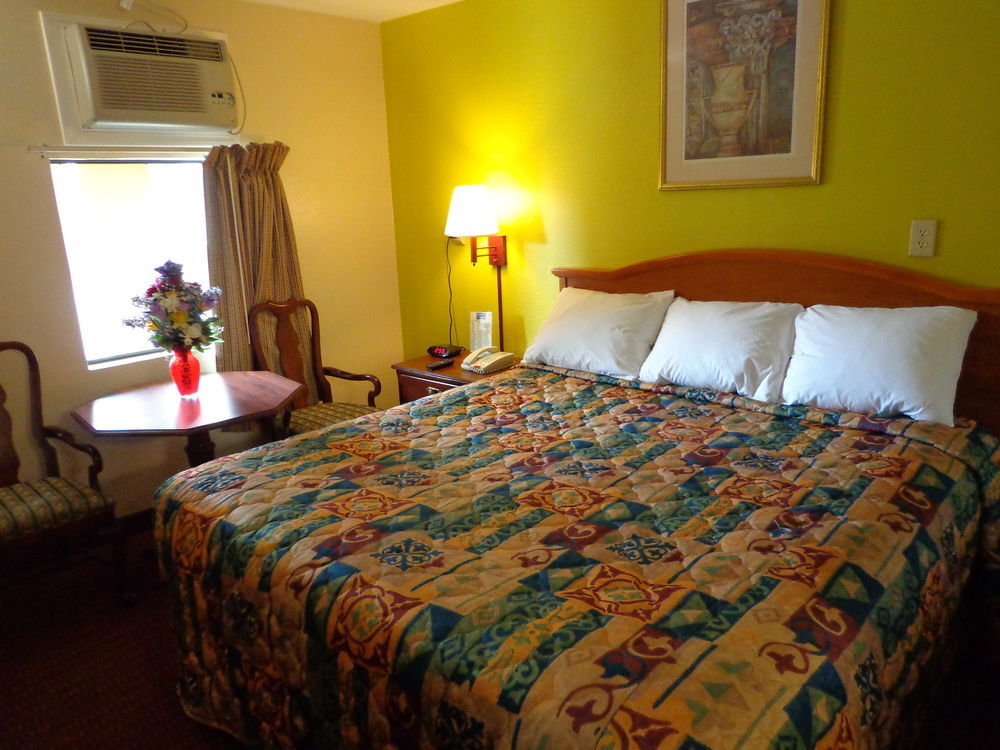 Economy Inn Express Warren エクステリア 写真