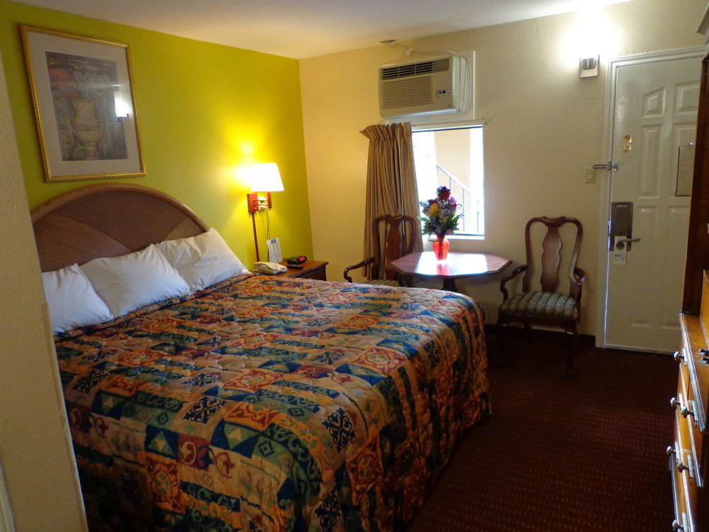 Economy Inn Express Warren エクステリア 写真