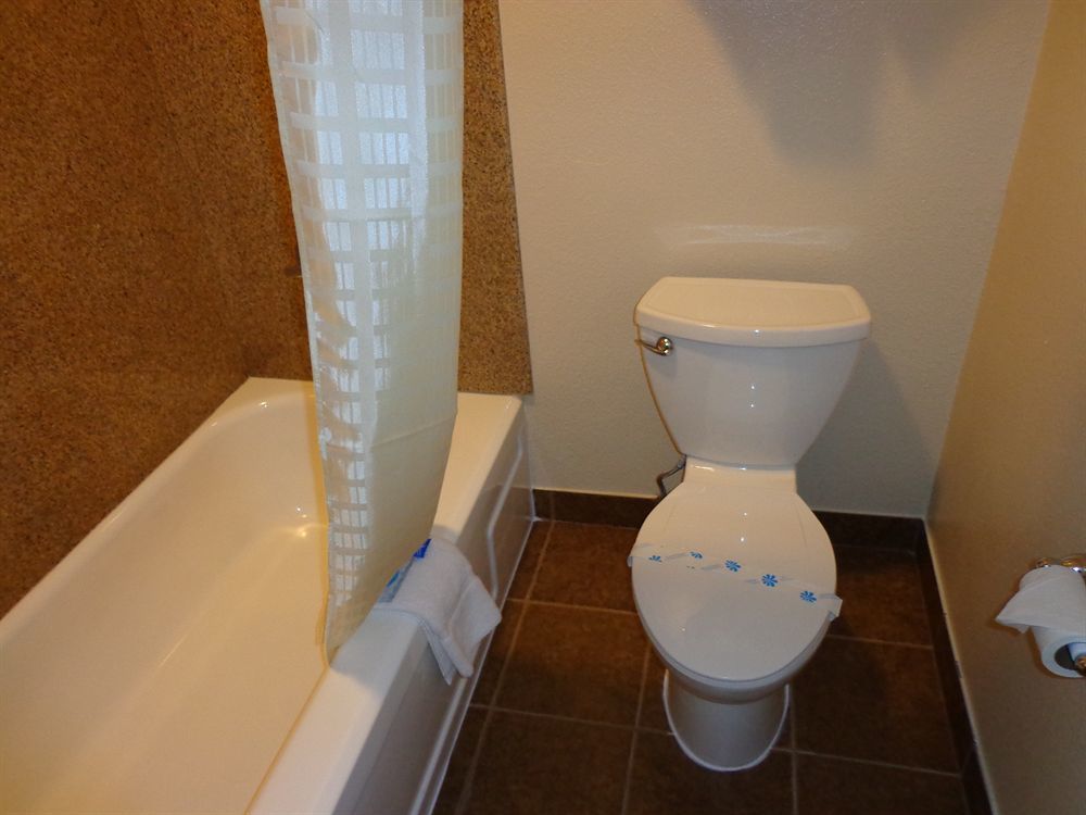 Economy Inn Express Warren エクステリア 写真