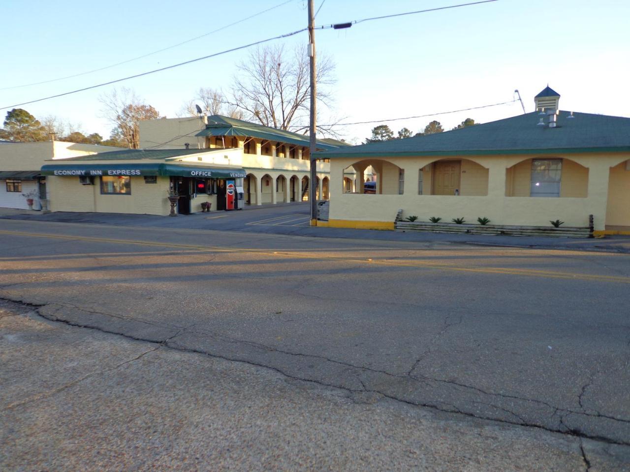 Economy Inn Express Warren エクステリア 写真